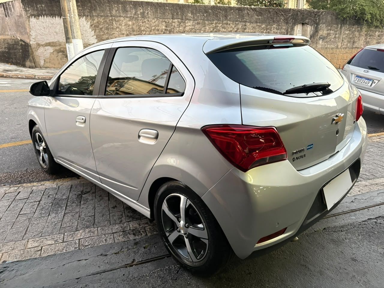 Chevrolet Onix 1.4AT LTZ 2018 seminovo em Vinhedo-SP - foto 4 de 8