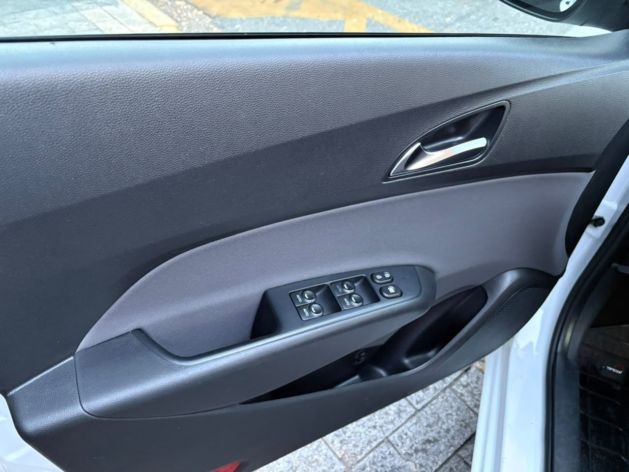 Hyundai Hb20 S Premium 2016 seminovo em Vinhedo-SP - foto 10 de 10