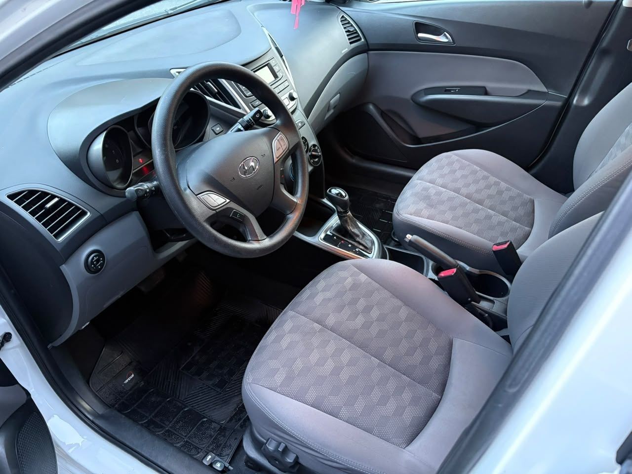 Hyundai Hb20 S Premium 2016 seminovo em Vinhedo-SP - foto 9 de 10