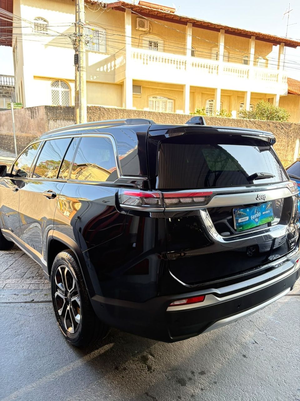 Jeep Commander Limited 1.3turbo 2023 seminovo em Vinhedo-SP - foto 2 de 10