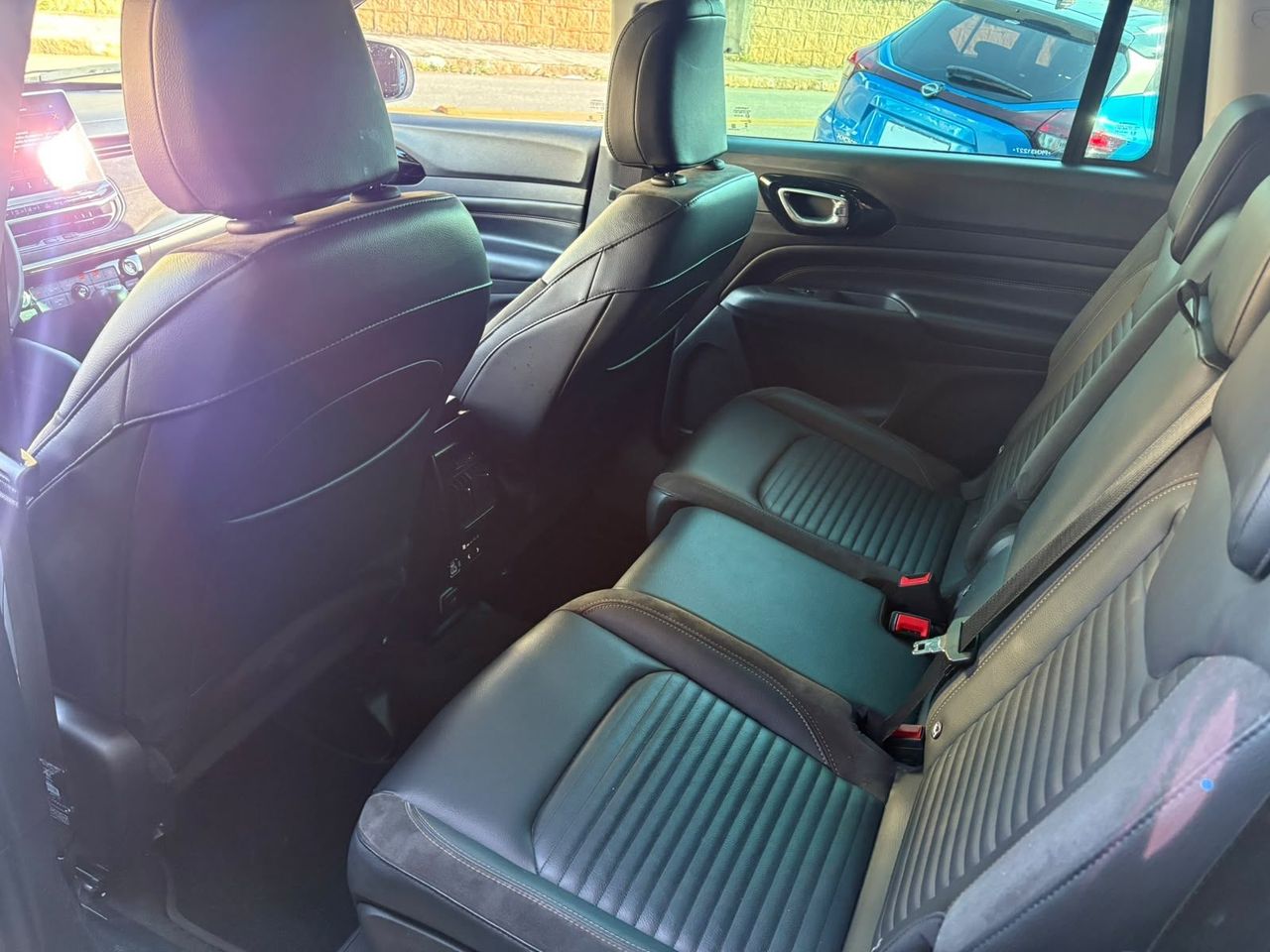 Jeep Commander Limited 1.3turbo 2023 seminovo em Vinhedo-SP - foto 7 de 10