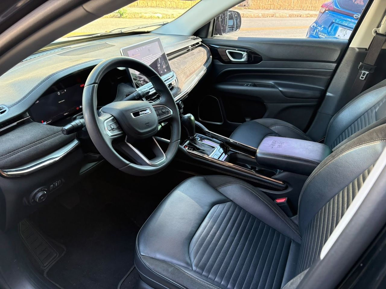 Jeep Commander Limited 1.3turbo 2023 seminovo em Vinhedo-SP - foto 8 de 10