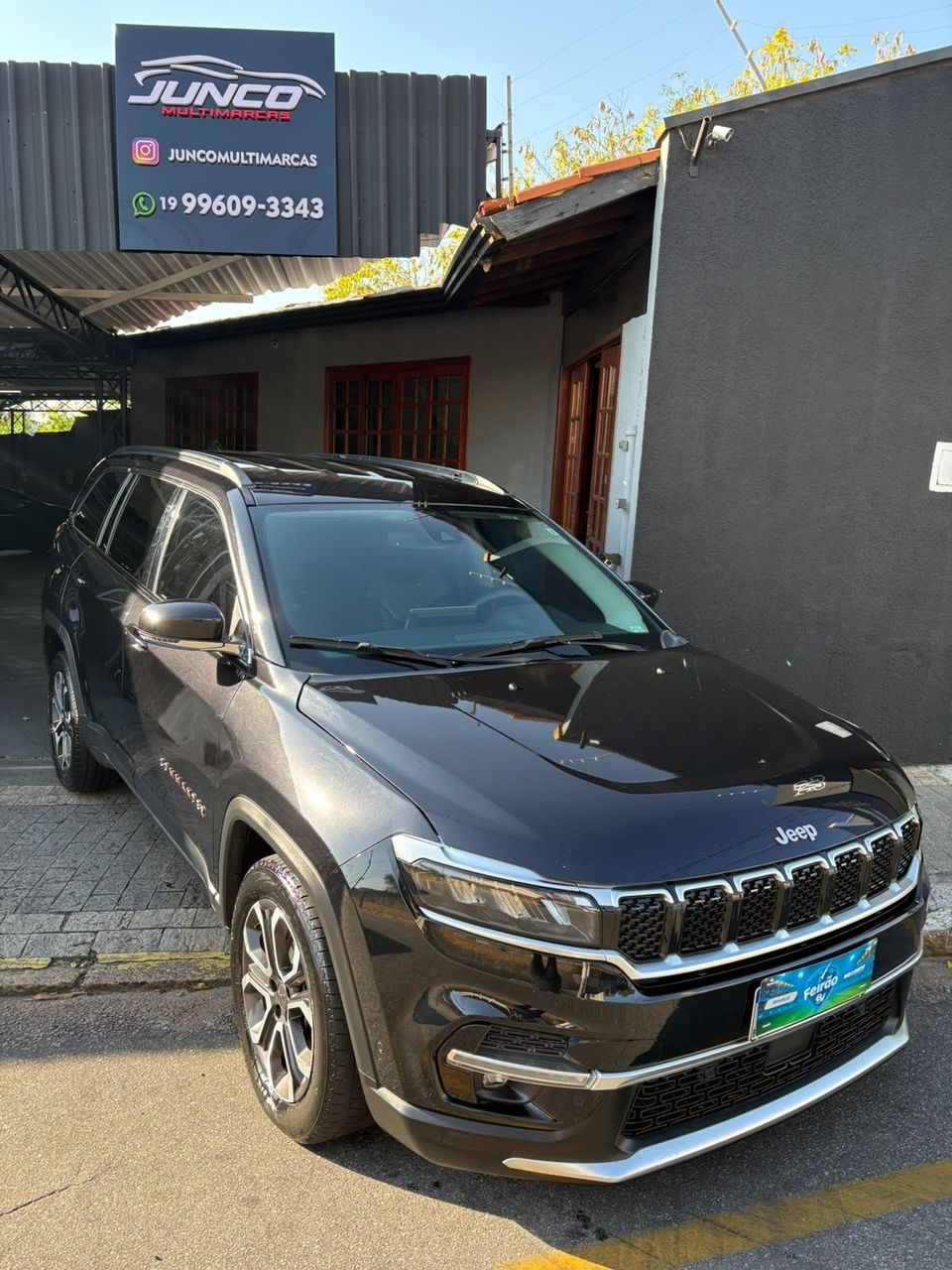 Jeep Commander Limited 1.3turbo 2023 seminovo em Vinhedo-SP - foto 9 de 10