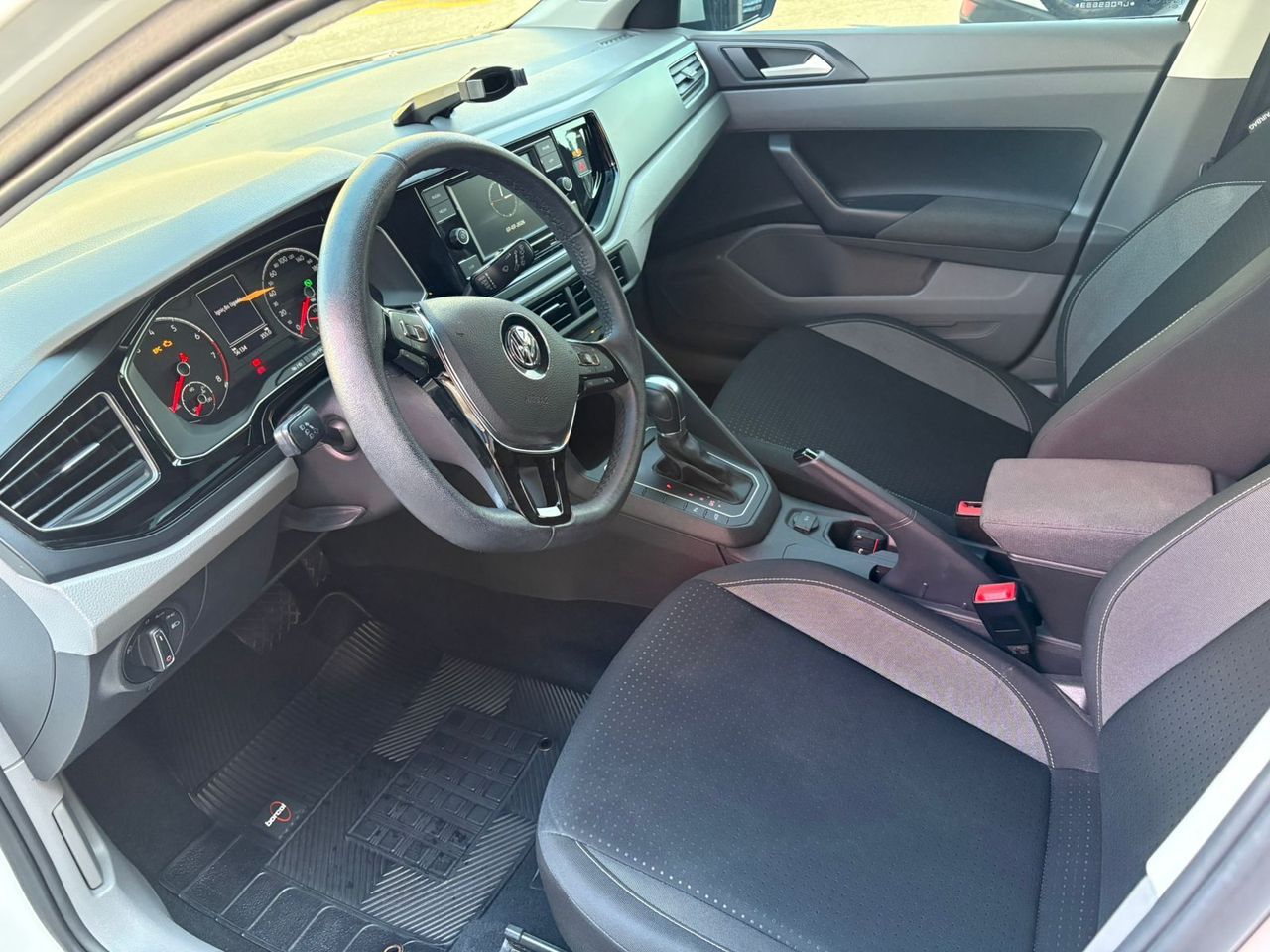 Volkswagen Polo TSI Comfortline 2020 seminovo em Vinhedo-SP - foto 3 de 7